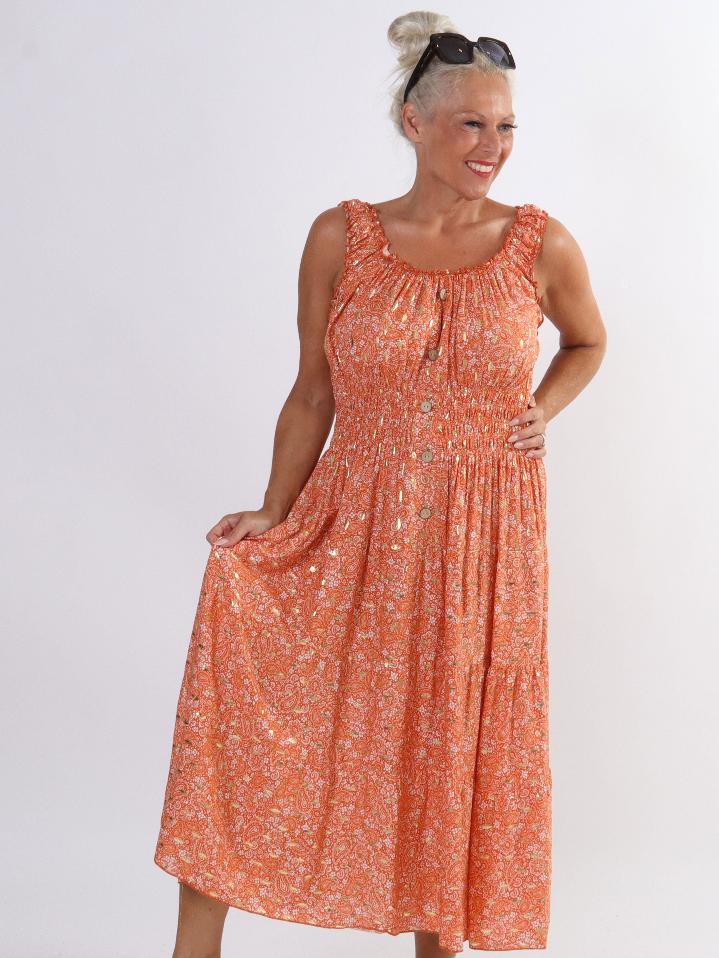 Alicia Paisley - Lang plus size stropkjole i viskose med paisley mønster